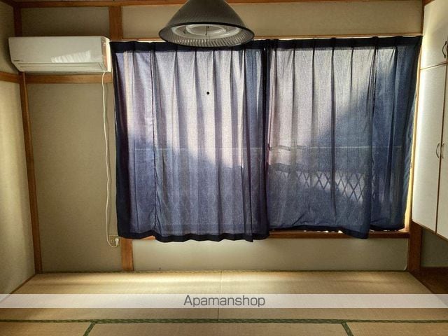 洋向台ハイツの内装写真