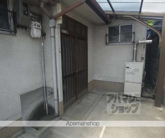 京阪電気鉄道鴨東線 神宮丸太町駅 徒歩10分 2階建 築57年の玄関写真