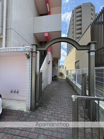 うしおマンションの玄関写真