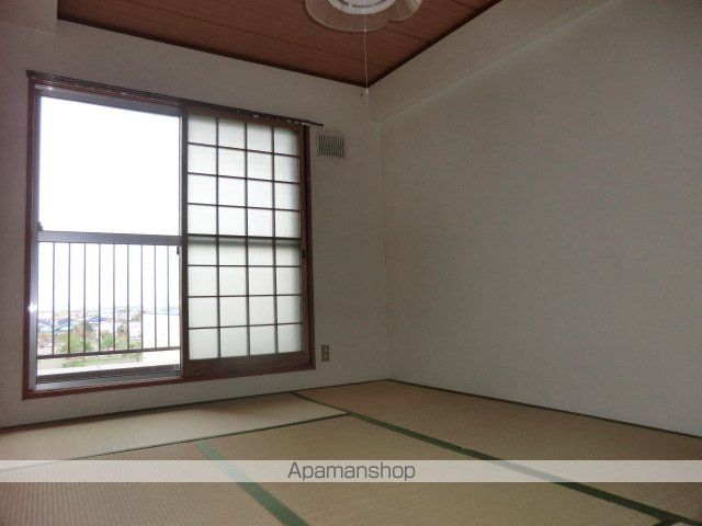 コスモロイヤル東苗穂A棟の内装写真