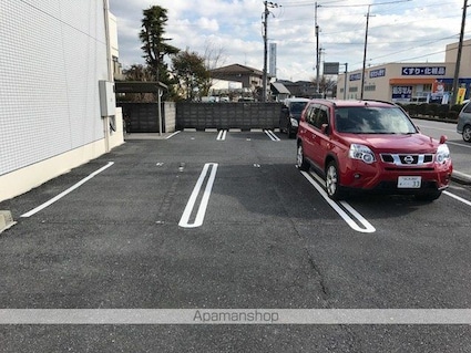 ベルロード西村[1K/23.78m2]の駐車場