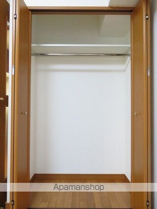 東京都港区芝２丁目[1K/22.12m2]の収納