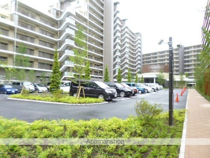 東京都日野市多摩平２丁目[3LDK/72.95m2]の駐車場