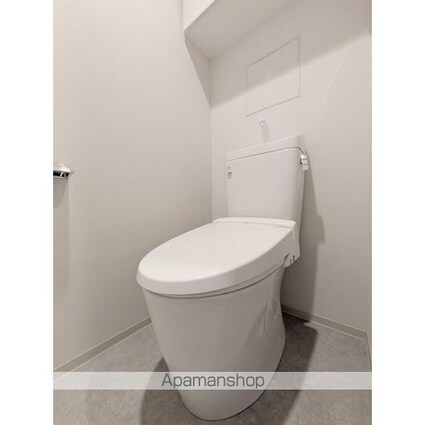 コンフォリア・リヴ八坂富士見[3LDK/71.08m2]のトイレ