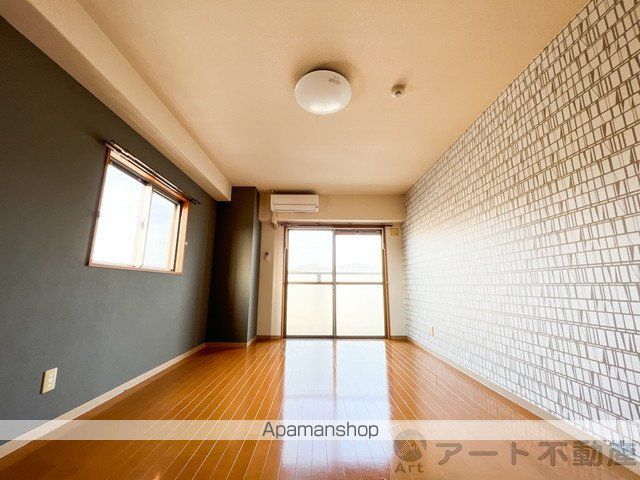 RINCHNARNO Nの内装写真