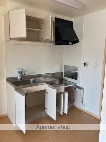 長岡市 2階建 築18年の内装写真