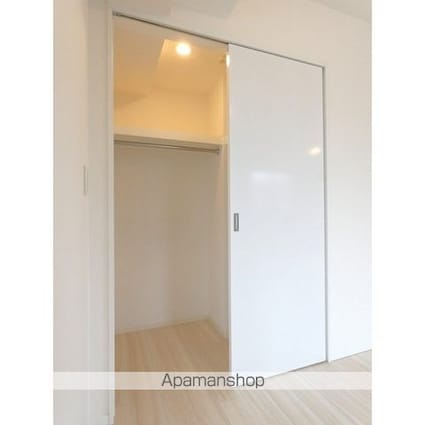 ミリアレジデンス中野坂上[1LDK/42.37m2]の収納