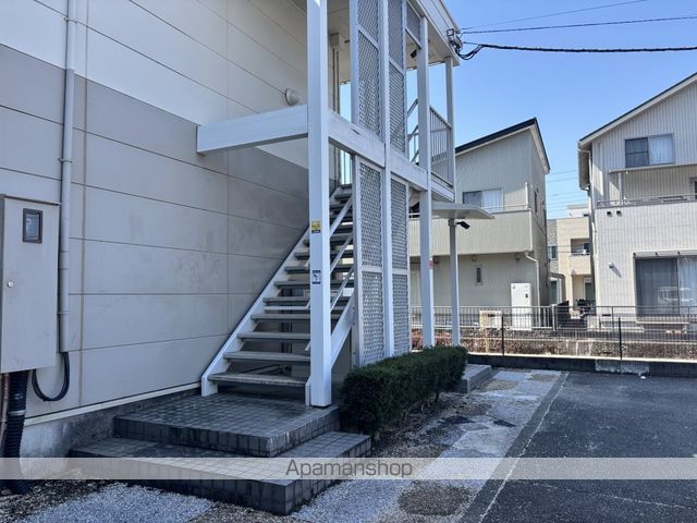 レオパレスコンフォートの玄関写真