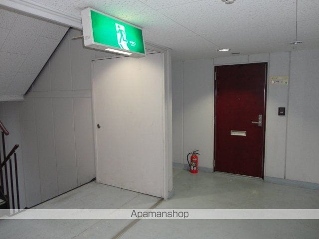 中滑川シティハイツの玄関写真
