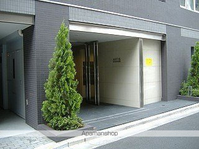レジディア三越前の玄関写真