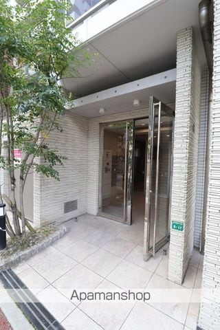 ラフレシーサ天神南の玄関写真