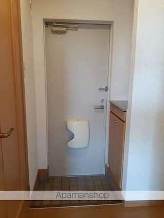 メゾン・プラティーク[1K/25.85m2]の玄関