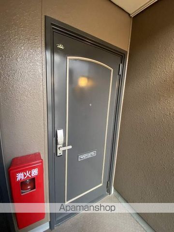 グランディールこばりの玄関写真