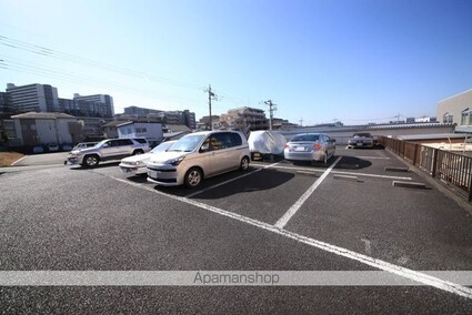 グランドール横倉[1R/17.95m2]の駐車場