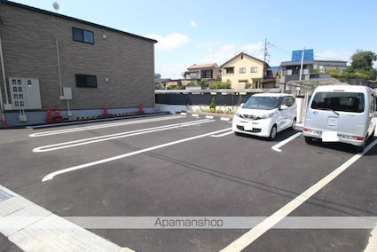 ルフレ[2LDK/59.58m2]の駐車場1