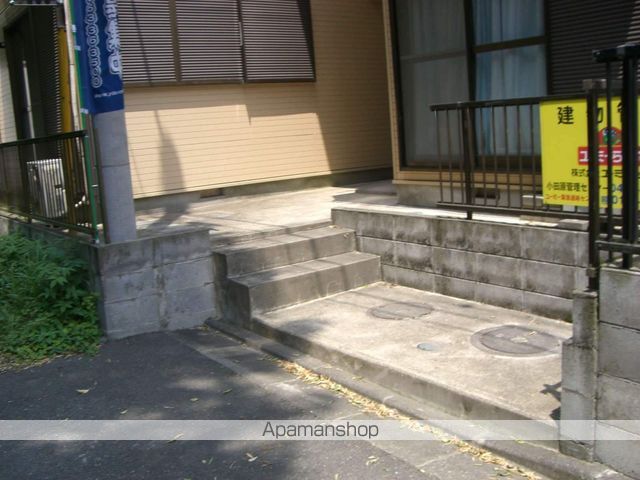 上大槻ハイツの玄関写真