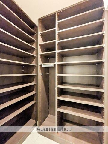 ジオタワー堺筋本町の内装写真
