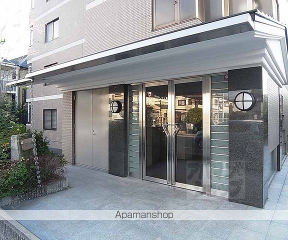 アドミラブール長岡京の玄関写真