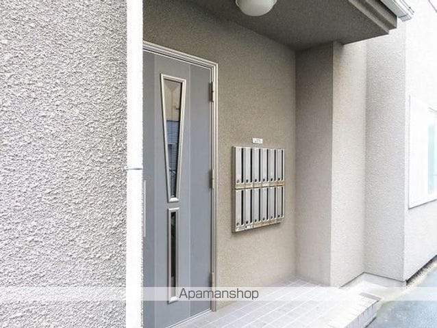 カーサ西荻の玄関写真
