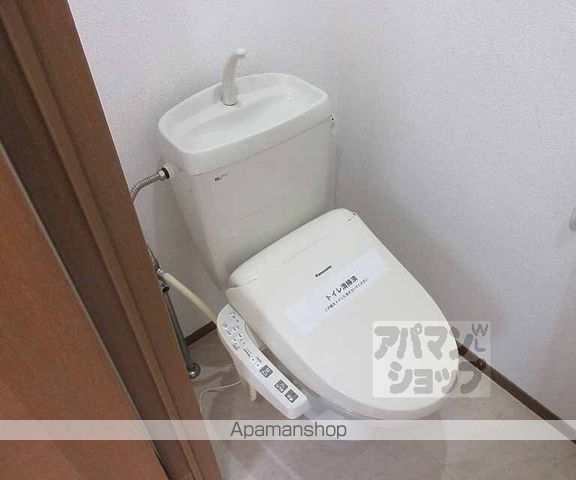 エメラルドグリーンの内装写真