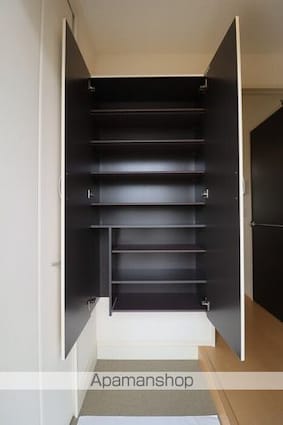 セジュール瀬戸下　Ｂ棟[1LDK/33.61m2]の玄関