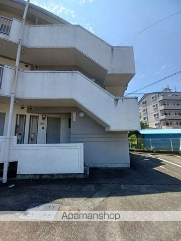リバーレーンの玄関写真