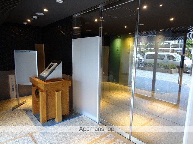 トラディティオ門前仲町の玄関写真