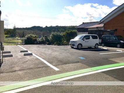 滋賀県甲賀市水口町秋葉[1R/28m2]の駐車場2