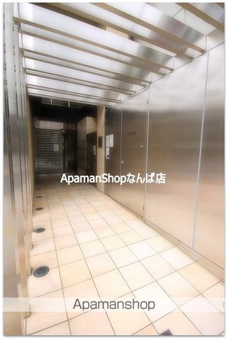 ワイズコート難波ウエストの玄関写真