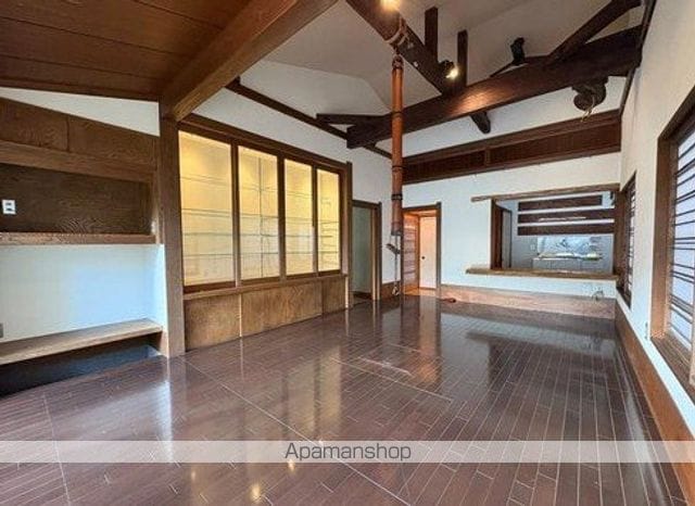 青山新町27番4号の内装写真