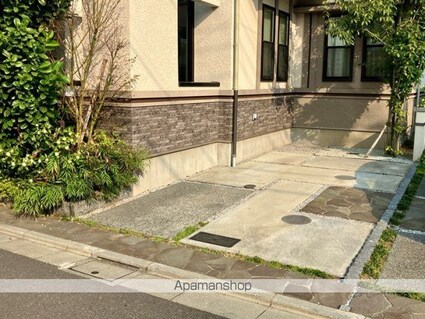 久我山戸建[3LDK/94.16m2]の駐車場