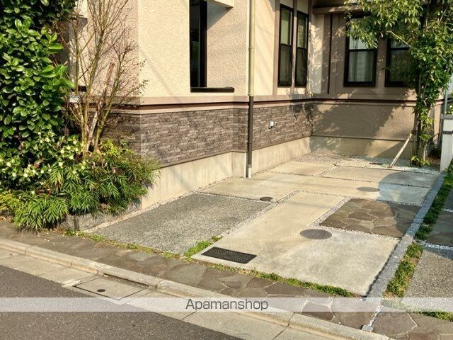 久我山戸建[3LDK/94.16m2]の駐車場