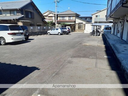 レオパレスＮＹＯＩ　Ⅲ[1K/26.08m2]の駐車場