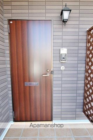 ナイトBの玄関写真