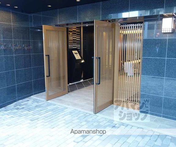 プレサンスTHE KYOTO 華苑の玄関写真