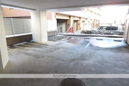 ベルシティ五橋[1K/24.84m2]の駐車場