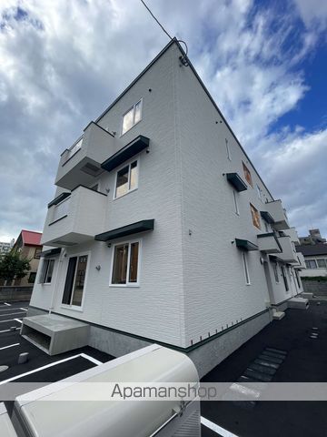 タウンハウス山鼻の外観写真