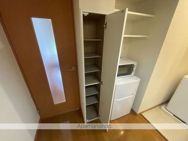 レオパレスフランボワーズIIの内装写真