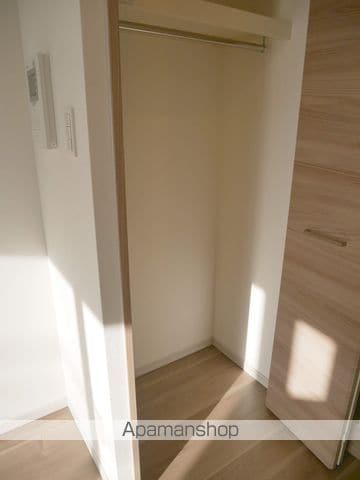 フォレストインサイド 鳳の内装写真