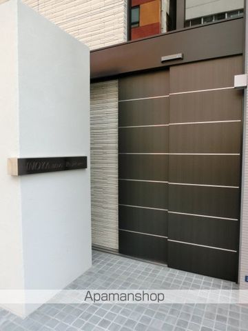 1N0YA BLDG RESIDENCEの玄関写真