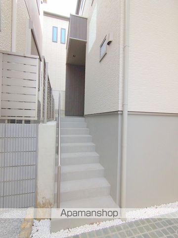有馬8丁目戸建住宅 C棟の玄関写真