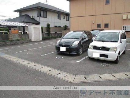 シャーメゾンあざみ野[2LDK/69.93m2]の駐車場1