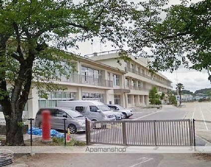 ノエル壱番館[2LDK/50.27m2]の周辺1