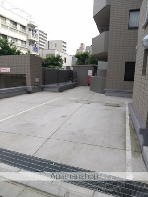 東京都中野区弥生町５丁目[1LDK/44.25m2]の駐車場