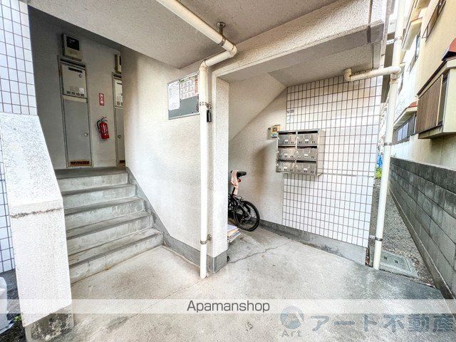 ワンカラー北斎院の玄関写真