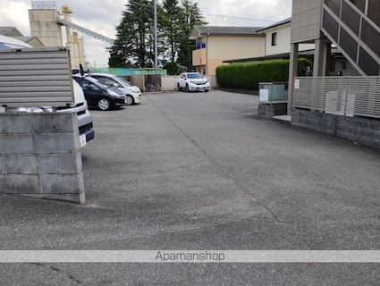 滋賀県甲賀市水口町水口[1R/23.19m2]の駐車場1