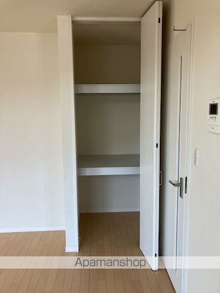 シャーメゾン・アゼリア　Ｂ棟[3LDK/72.72m2]の収納