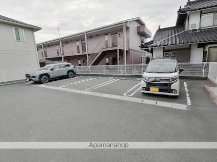 グリーンコーポ板谷　Ｄ棟[3LDK/79.07m2]の駐車場1