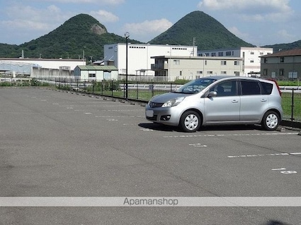 レオパレスＹＯＵＴＯ[1K/28.15m2]の駐車場