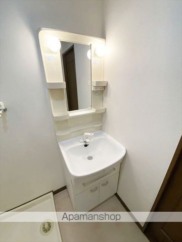 DEMAINの内装写真